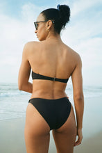 Load image into Gallery viewer, Raven Rockaway Bottom